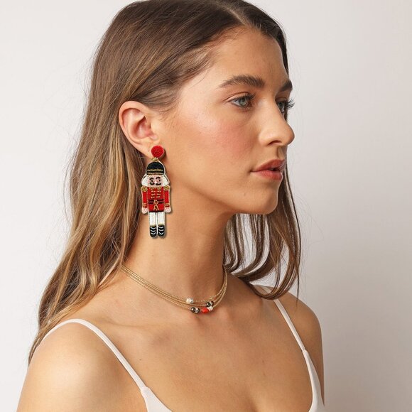 Red Nutcracker Wooden Soldier Christmas Holiday Seed Beaded Earrings NEW - Picture 2 of 2